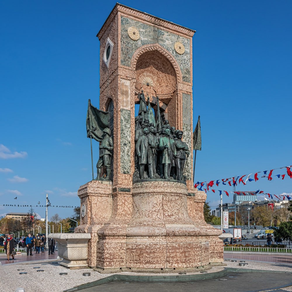 Sabiha Gokcen Airport (SAW)	- Taksim